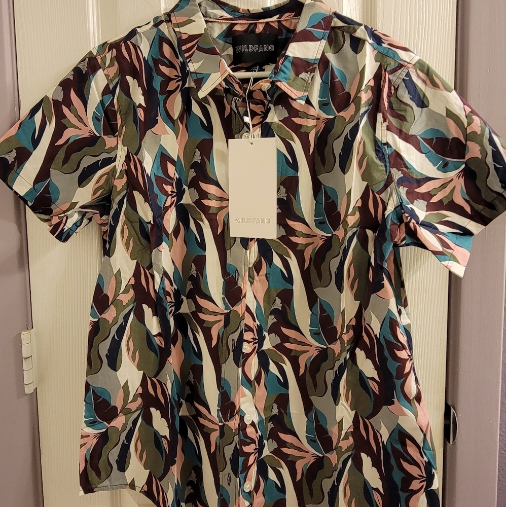 Wild Fang short sleeve "Essential" button up shirt